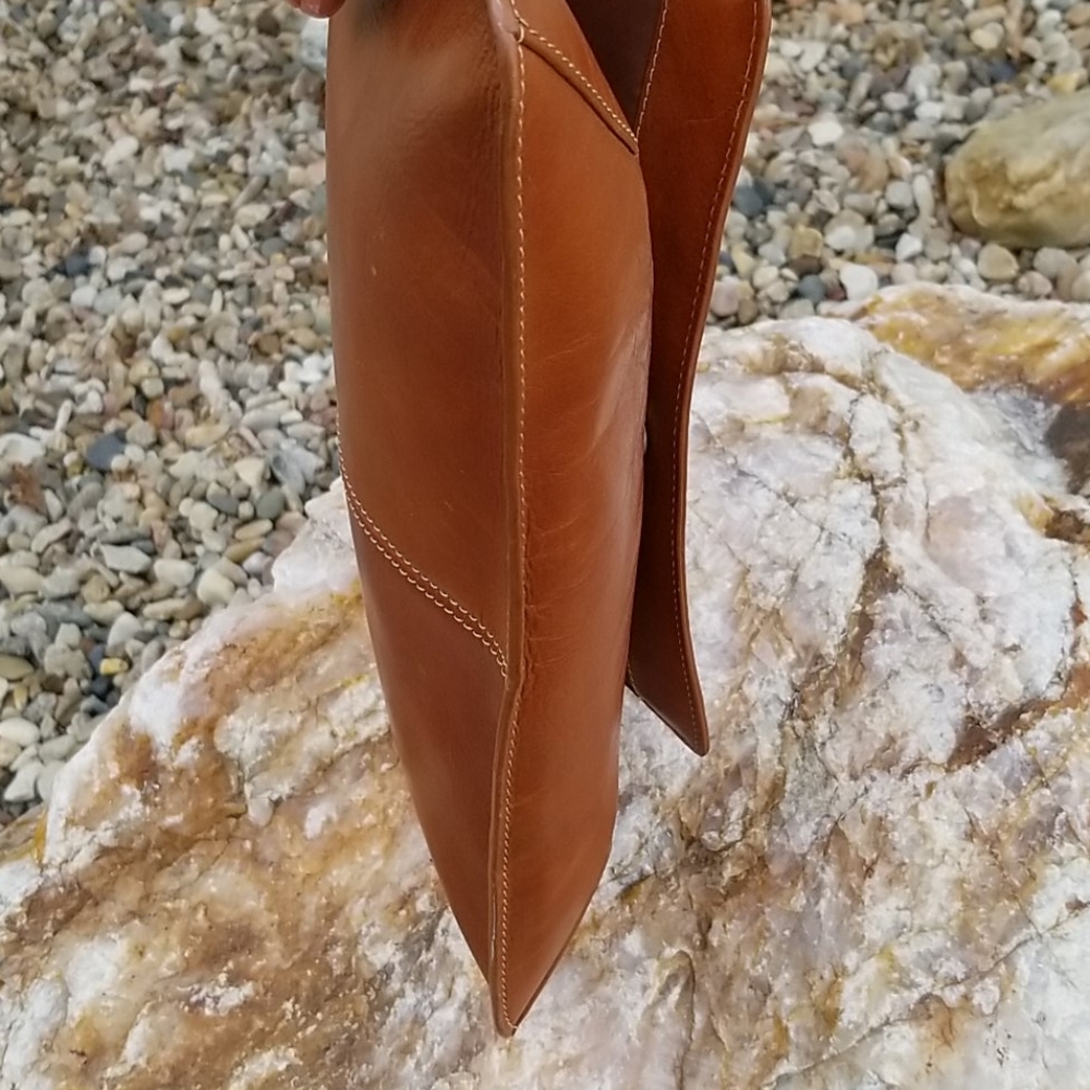 Kenneth Cole Reaction tan leather shoulder bag Flap closure - Picture 4 of 8
